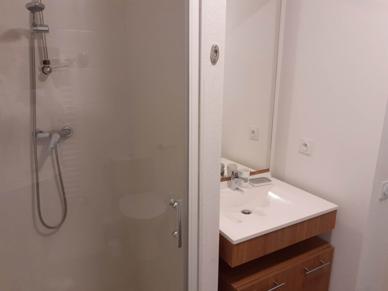 Résidence étudiante Lemon à Brest - salle de bain du studio