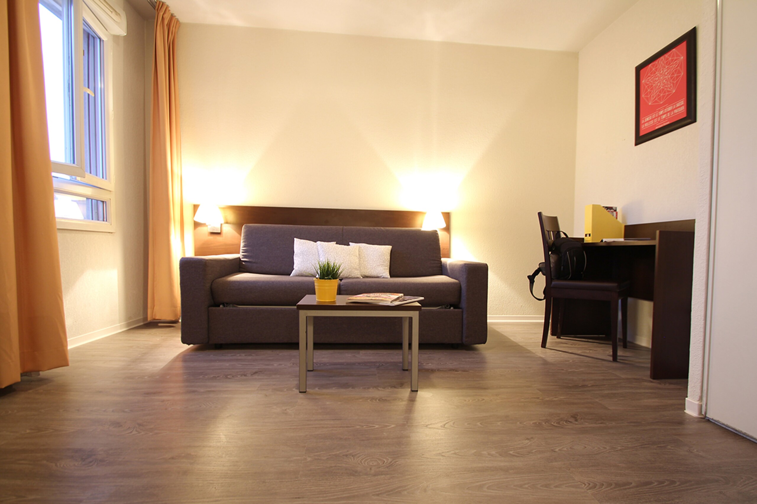 residence-etudiante-uxco-citadelle-montpellier-studio-salon-min