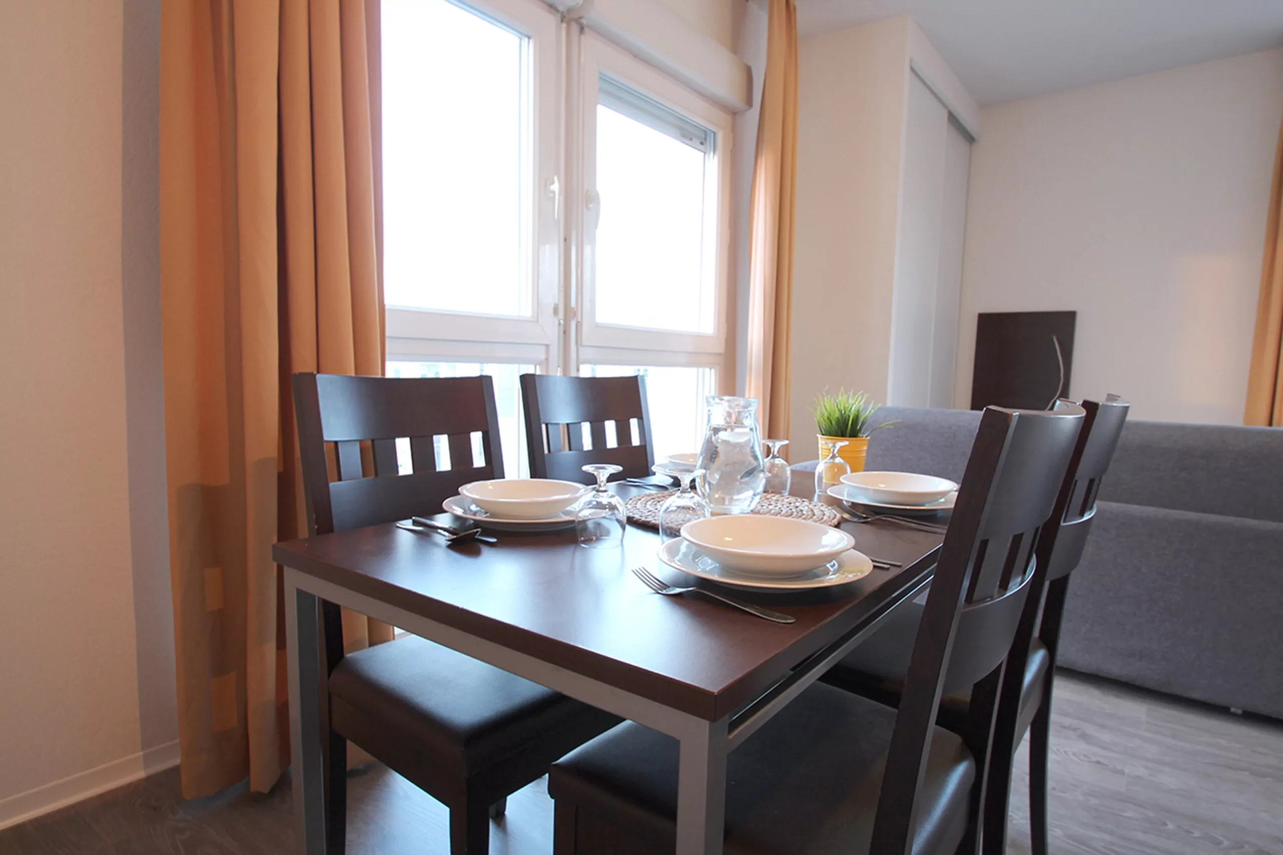 residence-etudiante-suitetudes-citadelle-montpellier-t2-salon-min