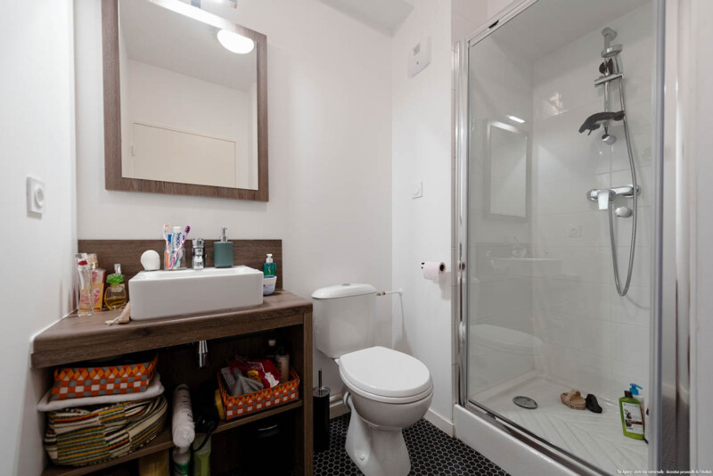 residence-etudiante-uxco-hugo-park-villeurbanne-studio-salle-de-bain-10