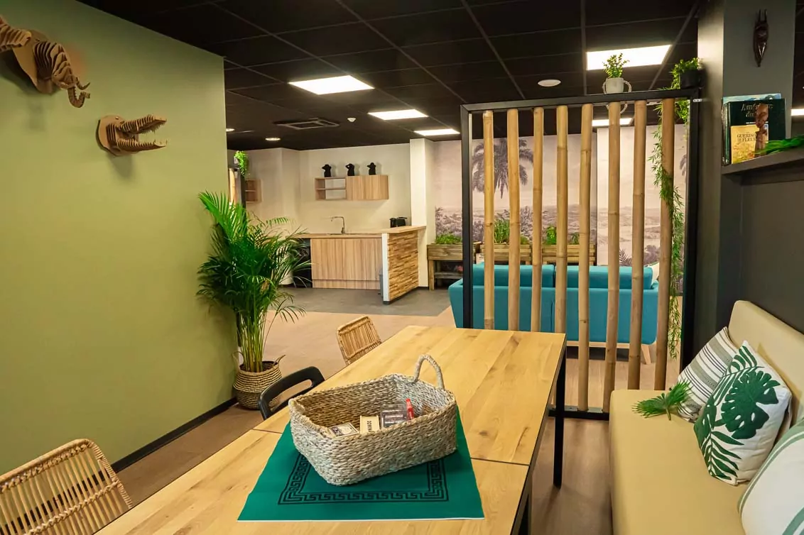 residence-etudiante-uxco-kaiman-nimes-communs-table-jeux-4