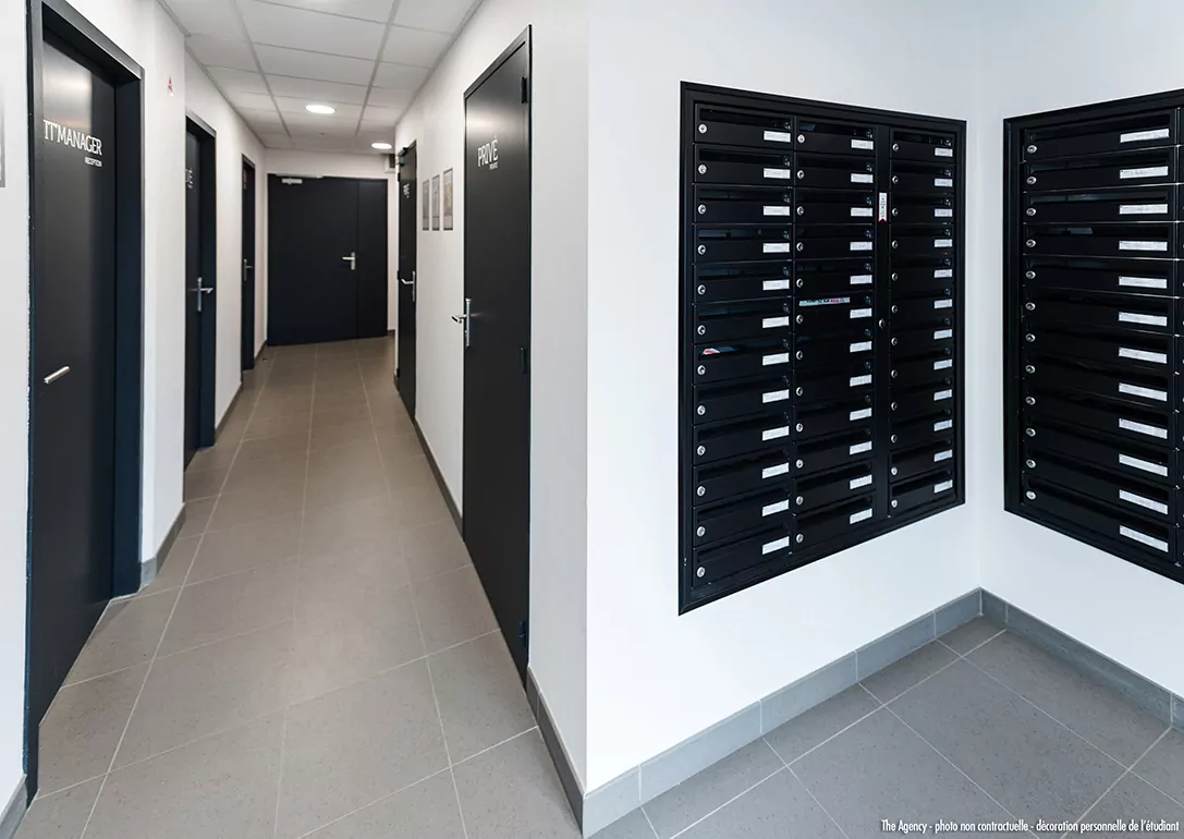 residence-etudiante-uxco-metropolis-rennes-parties-communes-boites-aux-lettres-25%