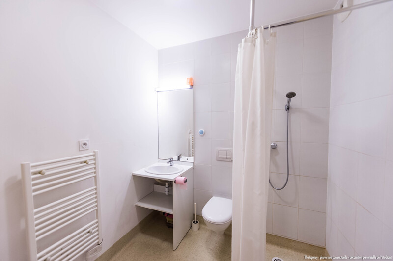 residence-etudiante-uxco-oxygene-lyon-studio-salle-de-bain-25%