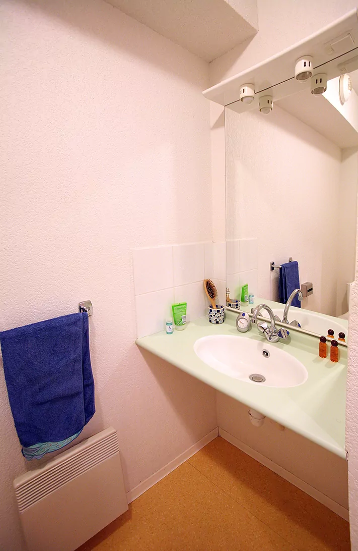 residence-etudiante-uxco-tropicampus-montpellier-studio-salle-de-bain