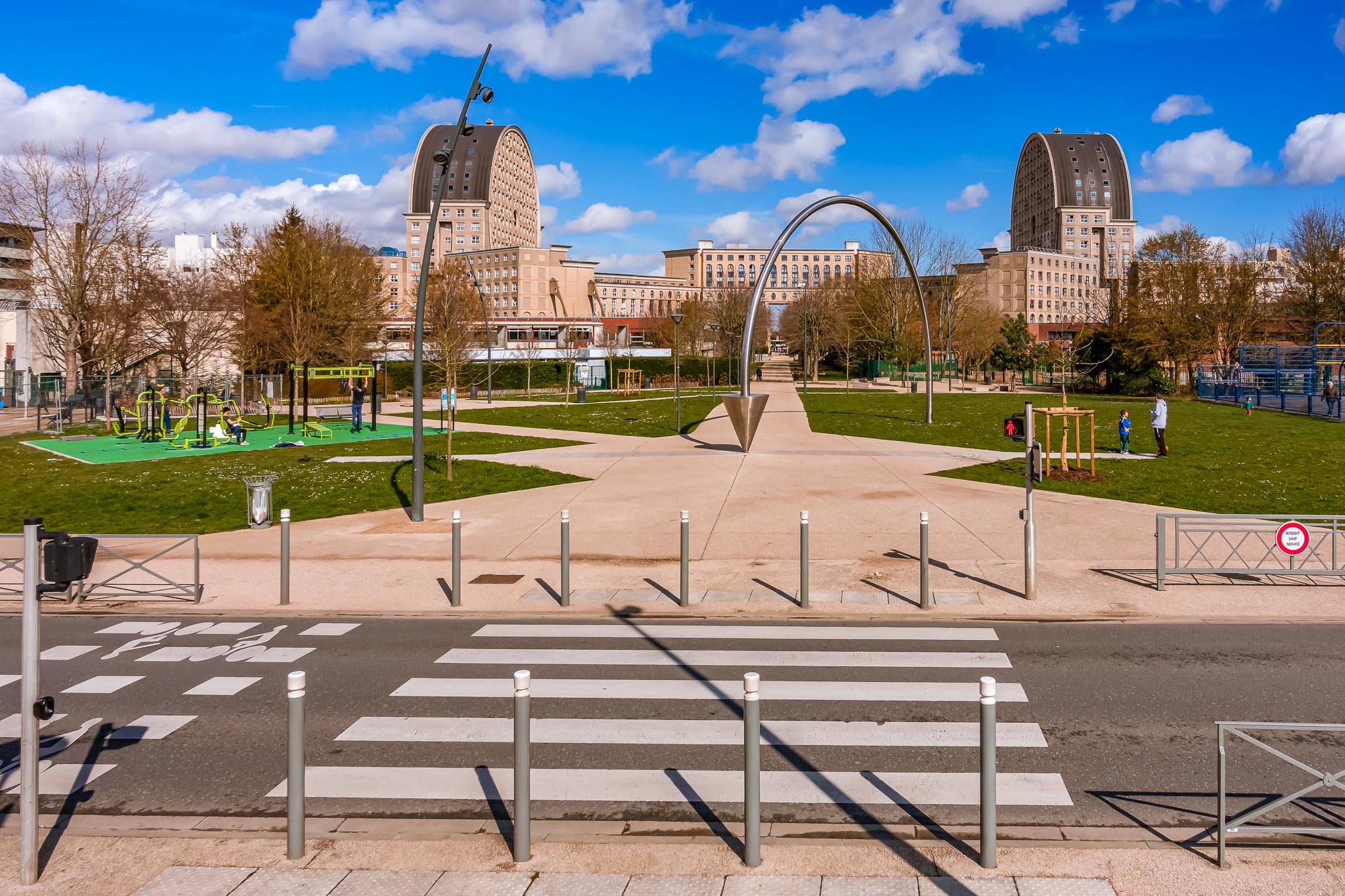 Nosy Le Grand student city