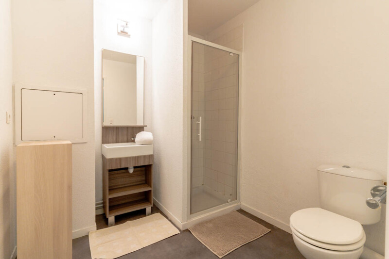 residence-etudiante-UXCO-Rouen-Omega-T2-salle de bain