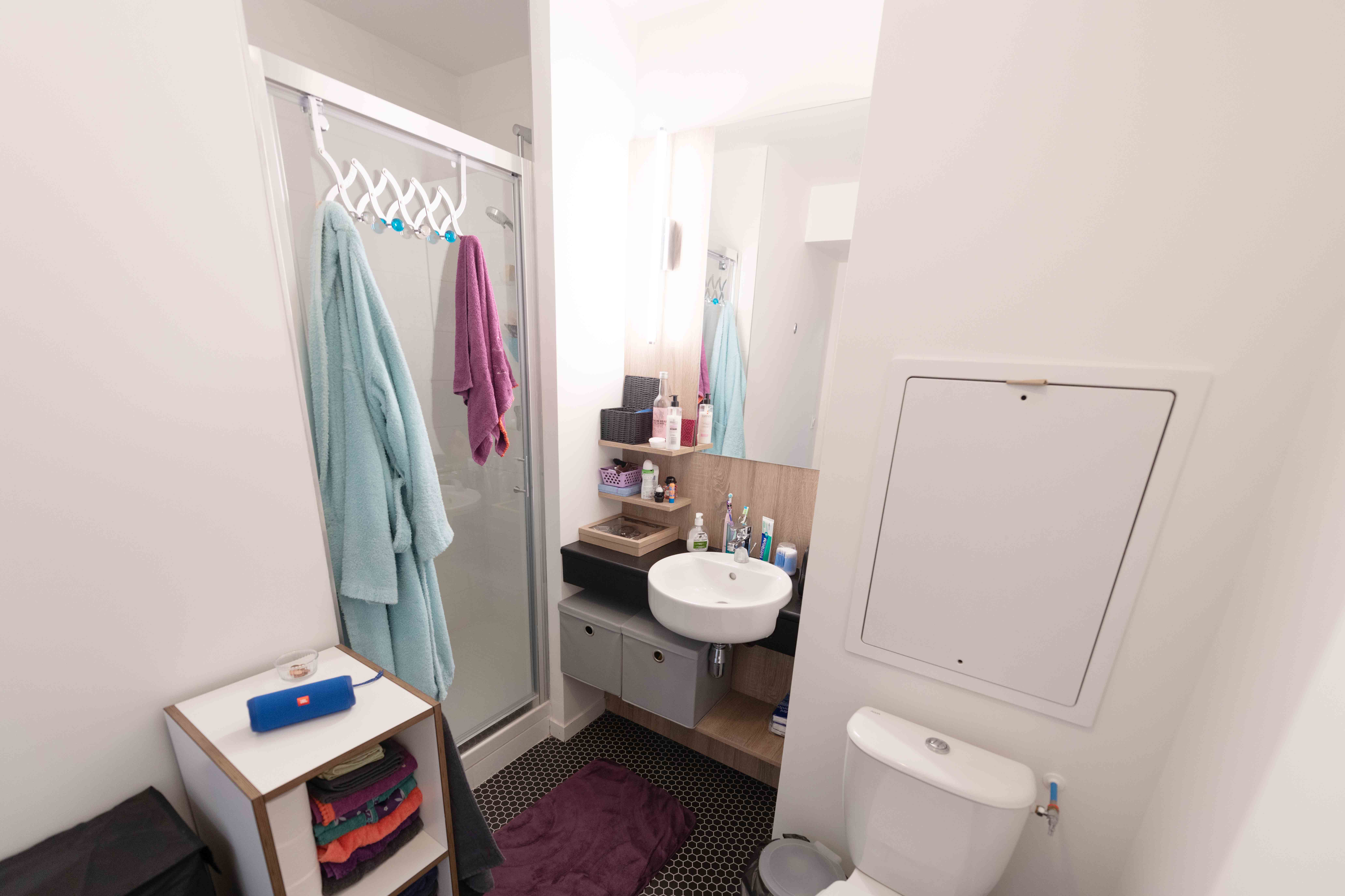 residence-etudiante-uxco-new-legend-lyon-T2-sdb-2