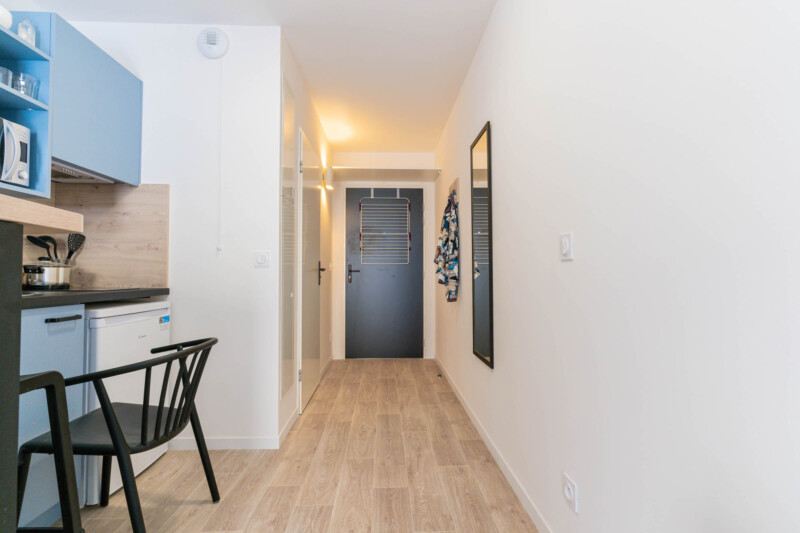 residence-etudiante-uxco-student-valhalla-rouen-studio couloir entrée